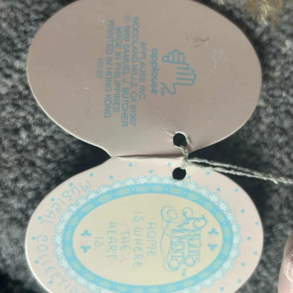 Precious Moments features accents